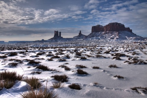 Monument valley winter wonderland Cold Monument Valley 499x333 Monument Valley... In Winter