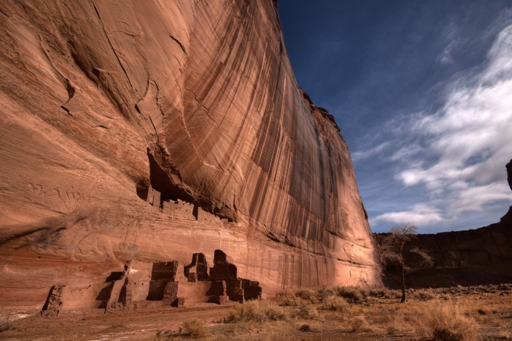 Magical historical canyon in Navajo land The White House Ruins and blue sky 1024x682 Canyon de Chelly
