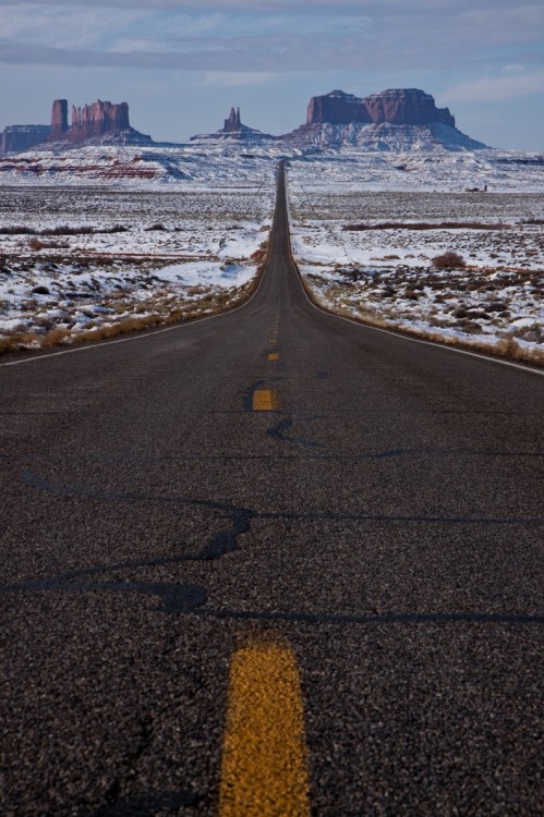 Monument valley rock formations from the i163 The long road to Monument Valley 499x750 Monument Valley... In Winter